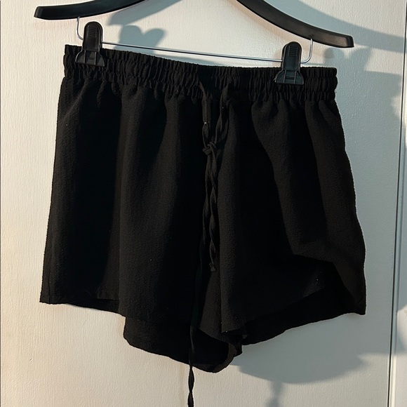 SHEIN Curve Black Textured Shorts - Picture 1 of 3